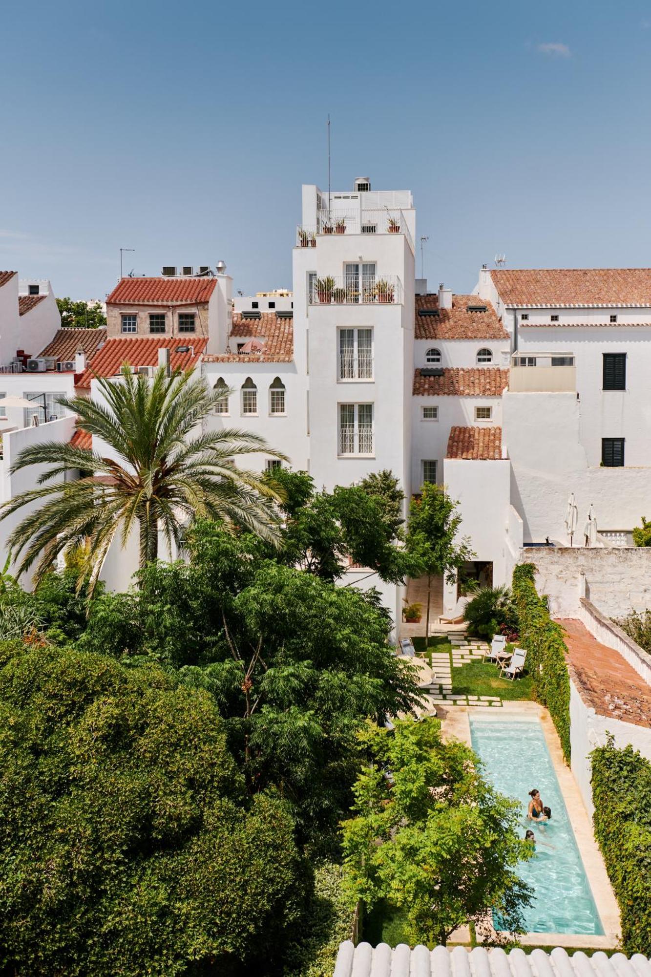 Hotel Cristine Bedfor Mahon Exteriér fotografie